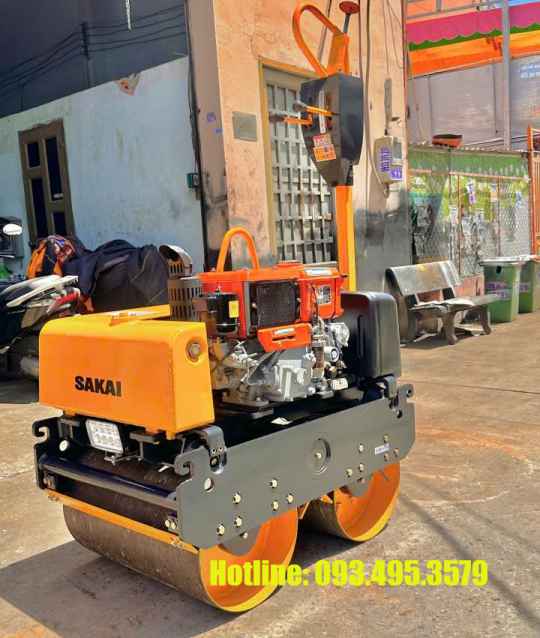 lu dắt tay sakai 800kg